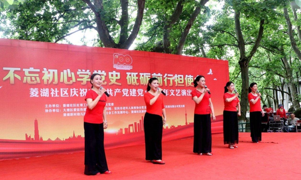 小猫钓鱼游戏龙王版有船