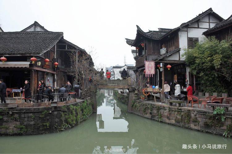 逃离违建房屋